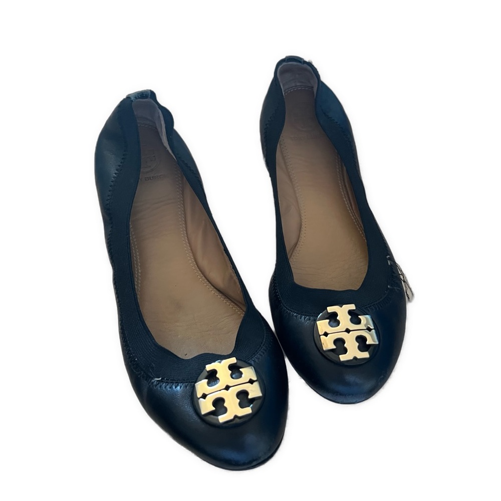 Donating by 10/24! Tory Burch black ballet flats size 7 good leather elastic